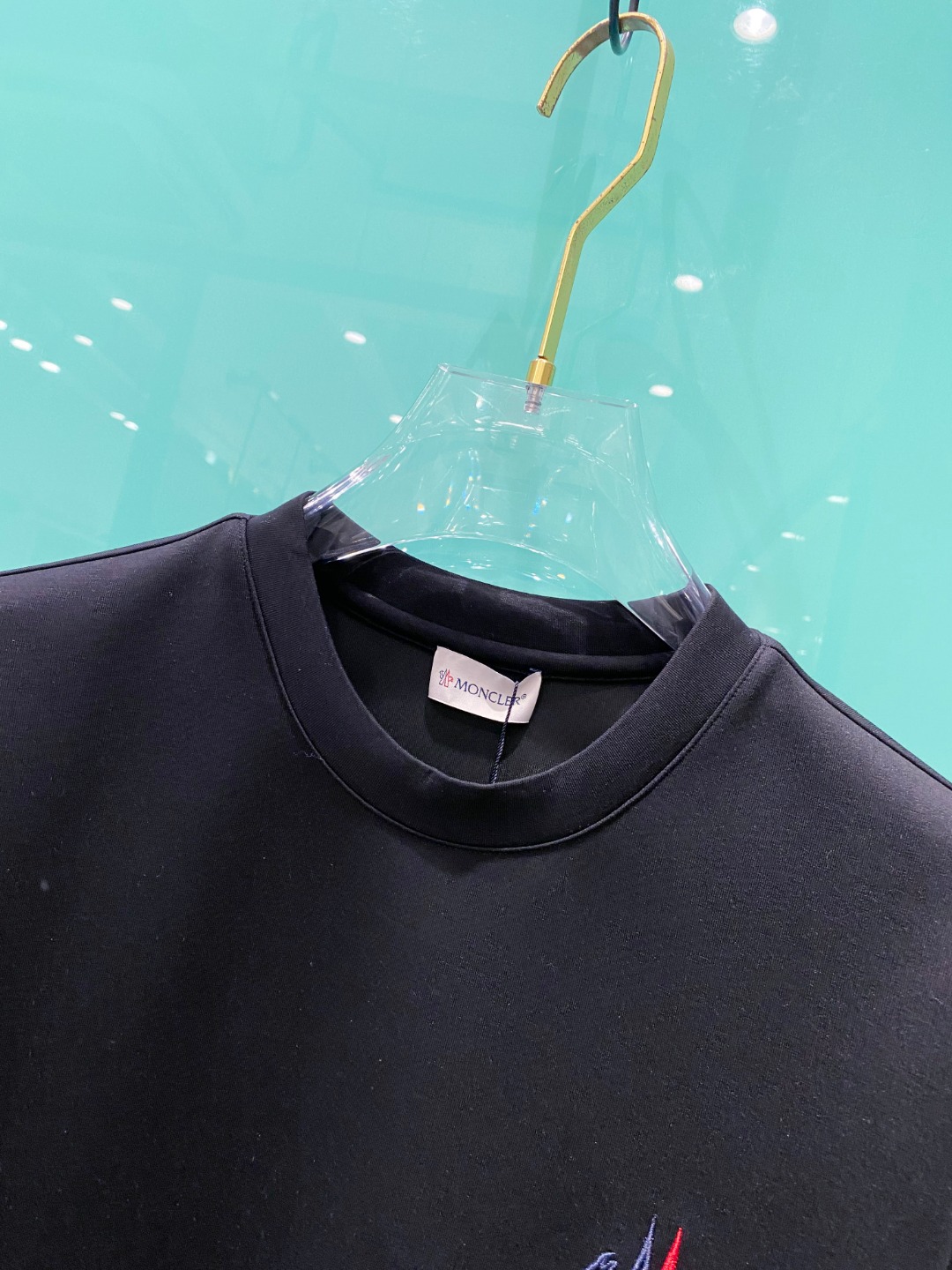 MON#CLER 蒙口 2025秋冬太空棉字母刺绣logo时尚百搭打底圆领短袖衫，精致工艺面料，顶级元素