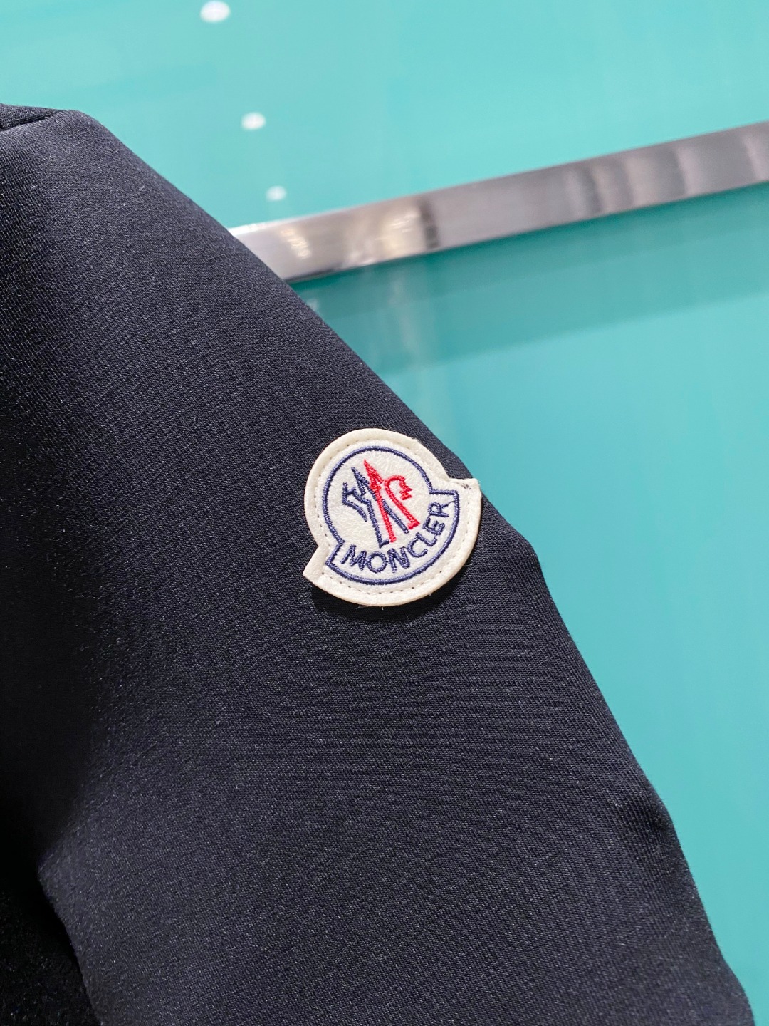 MON#CLER 蒙口 2025秋冬太空棉字母刺绣logo时尚百搭打底圆领短袖衫，精致工艺面料，顶级元素