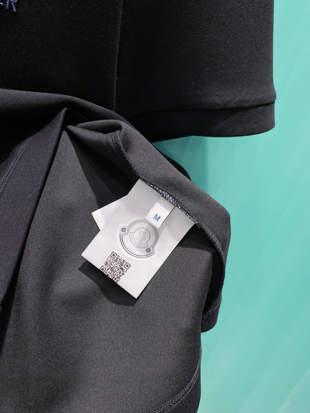 MON#CLER 蒙口 2025秋冬太空棉字母刺绣logo时尚百搭打底圆领短袖衫，精致工艺面料，顶级元素