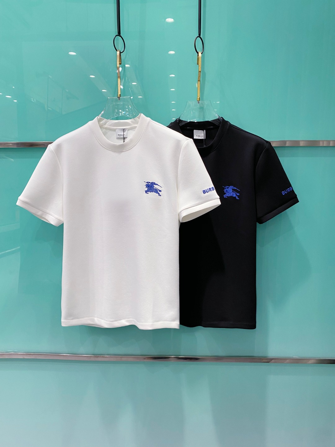 BURBE#RRY 巴宝莉2025秋冬太空棉字母刺绣logo时尚百搭打底圆领短袖衫，精致工艺面料，顶级元