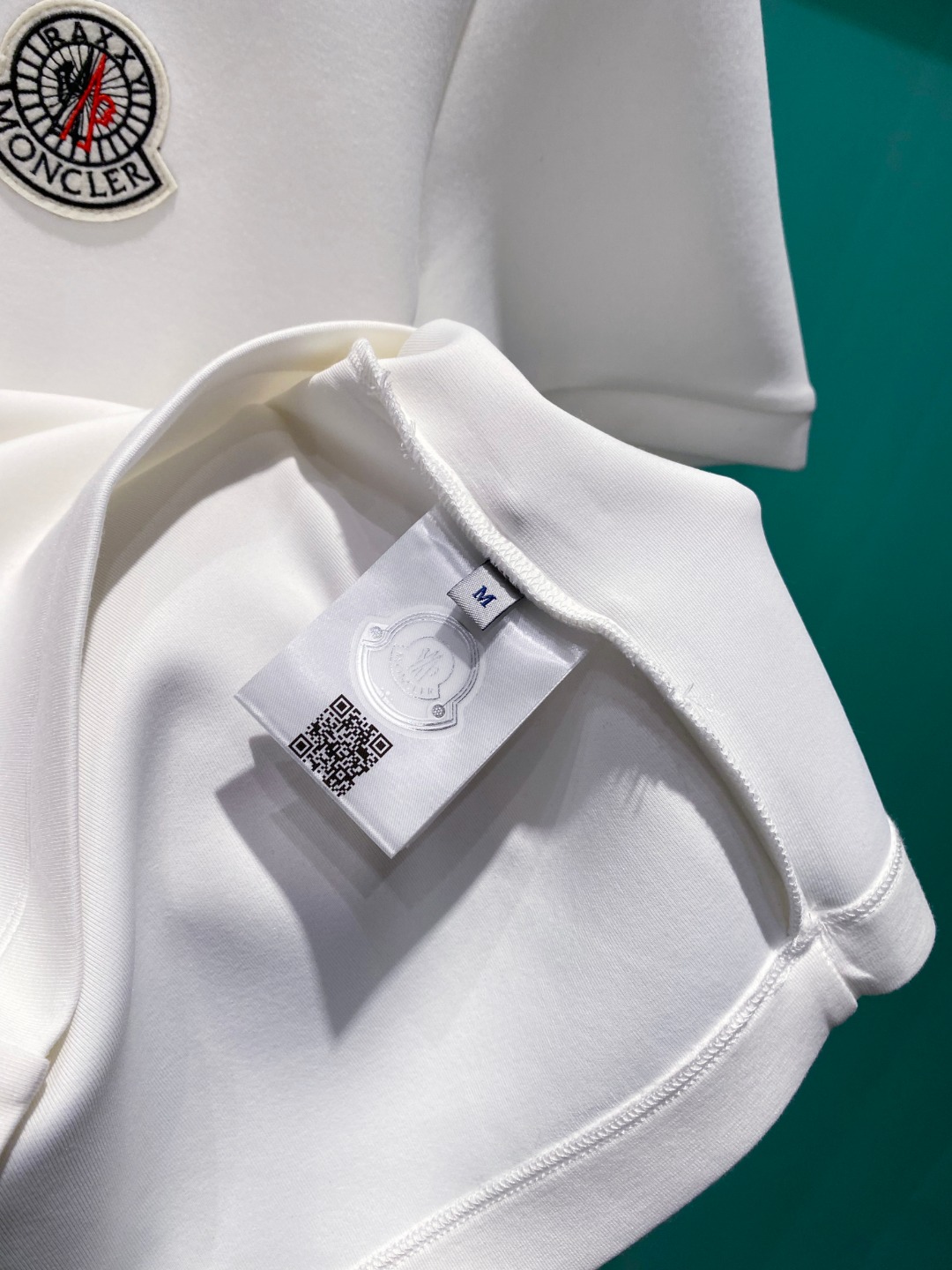 MON#CLER 蒙口 2025秋冬空气层字母刺绣logo时尚百搭打底圆领短袖衫，精致工艺面料，顶级元素