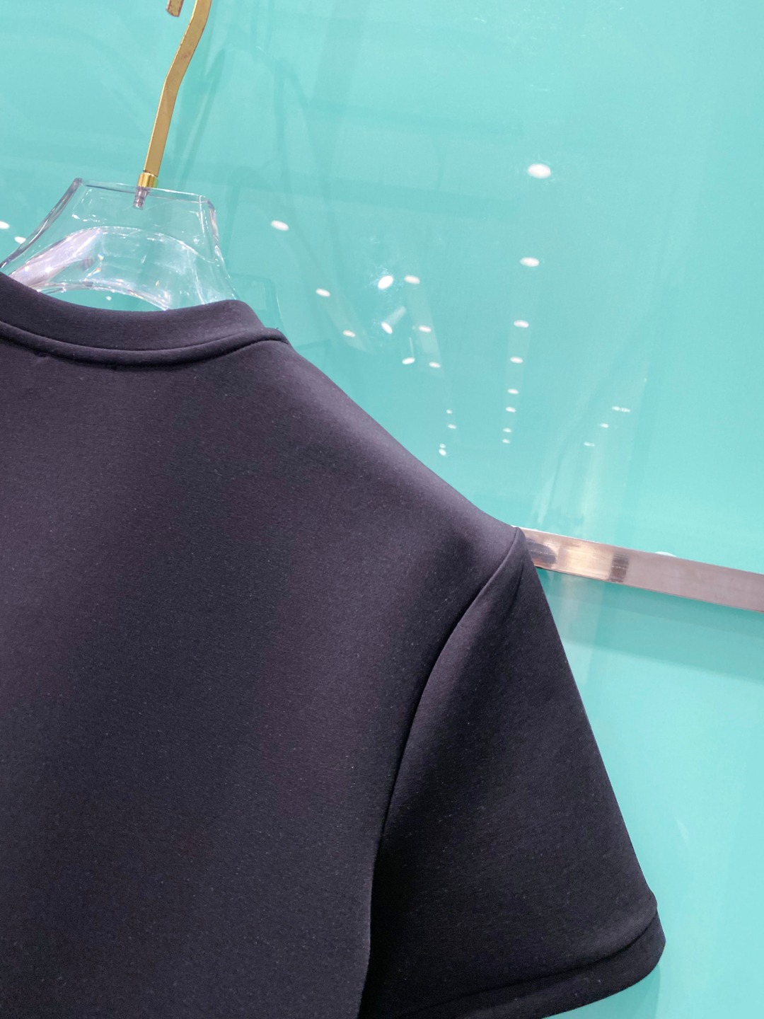 MON#CLER 蒙口 2025秋冬空气层字母刺绣logo时尚百搭打底圆领短袖衫，精致工艺面料，顶级元素