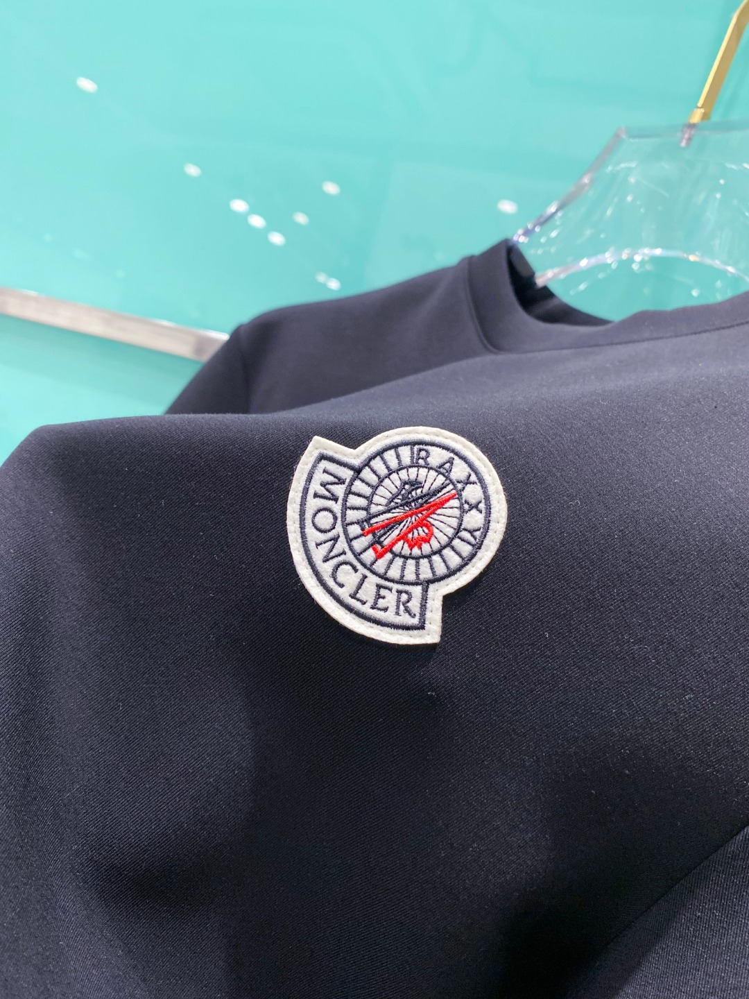 MON#CLER 蒙口 2025秋冬空气层字母刺绣logo时尚百搭打底圆领短袖衫，精致工艺面料，顶级元素