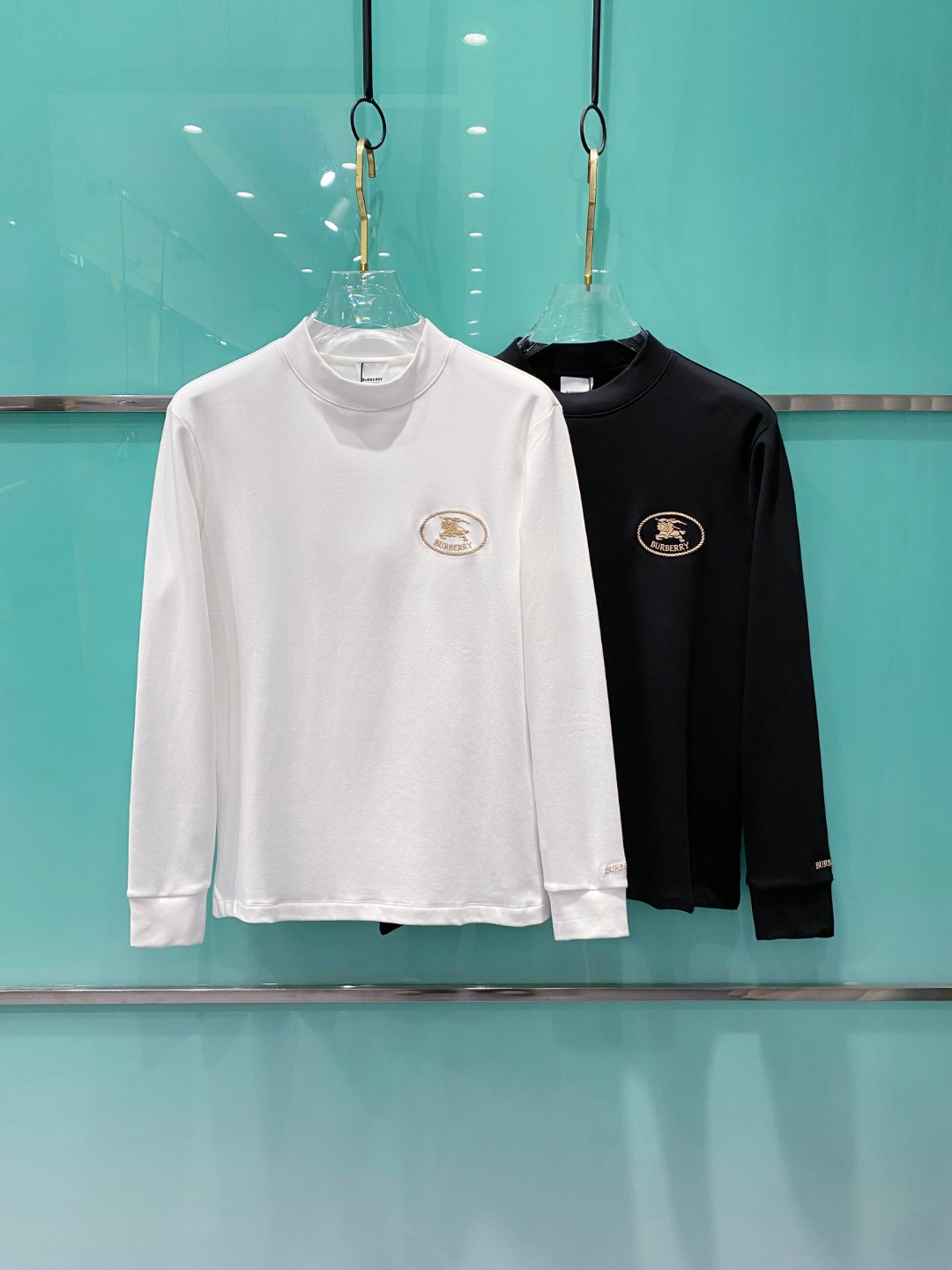 巴宝莉burberry 2025秋冬专柜新款 时尚休闲打底衫长袖T恤，精选进口高密度双面拉架棉面料，精致