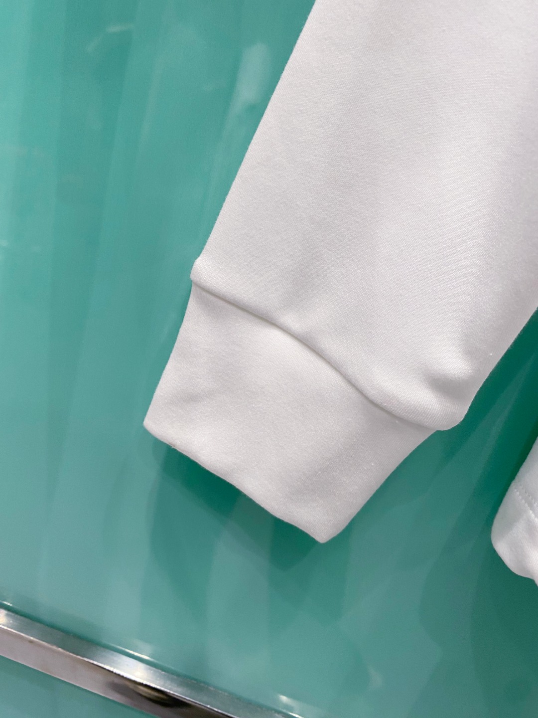 巴宝莉burberry 2025秋冬专柜新款 时尚休闲打底衫长袖T恤，精选进口高密度双面拉架棉面料，精致