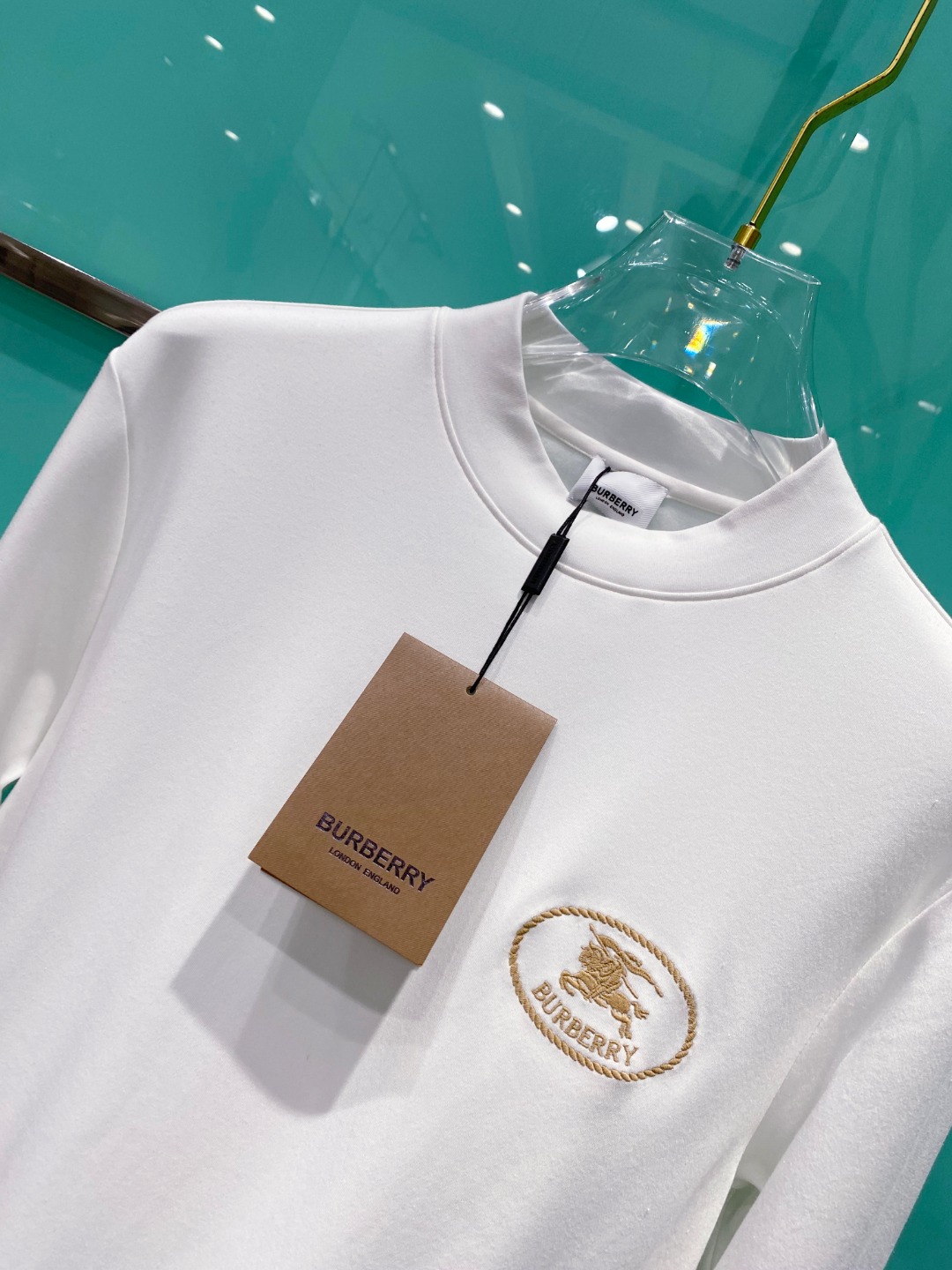 巴宝莉burberry 2025秋冬专柜新款 时尚休闲打底衫长袖T恤，精选进口高密度双面拉架棉面料，精致