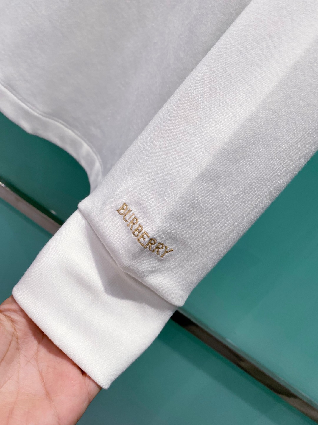 巴宝莉burberry 2025秋冬专柜新款 时尚休闲打底衫长袖T恤，精选进口高密度双面拉架棉面料，精致