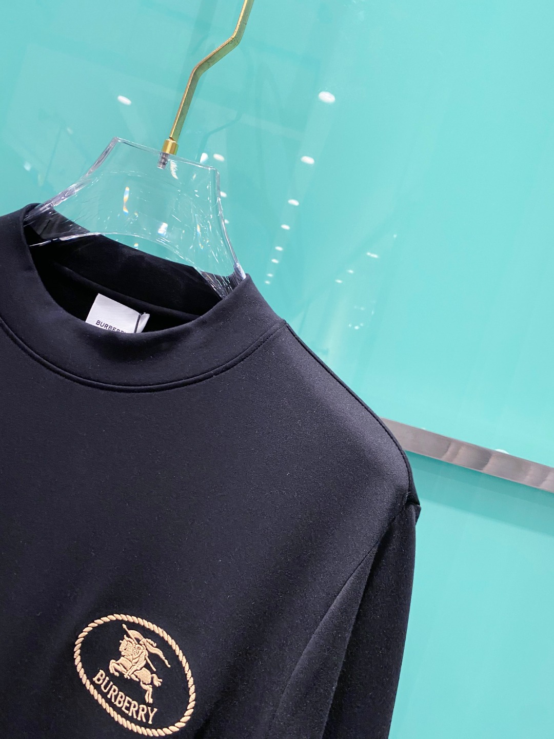 巴宝莉burberry 2025秋冬专柜新款 时尚休闲打底衫长袖T恤，精选进口高密度双面拉架棉面料，精致