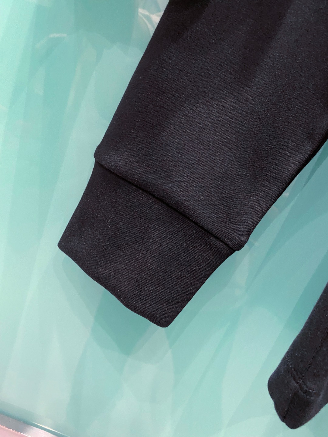 巴宝莉burberry 2025秋冬专柜新款 时尚休闲打底衫长袖T恤，精选进口高密度双面拉架棉面料，精致