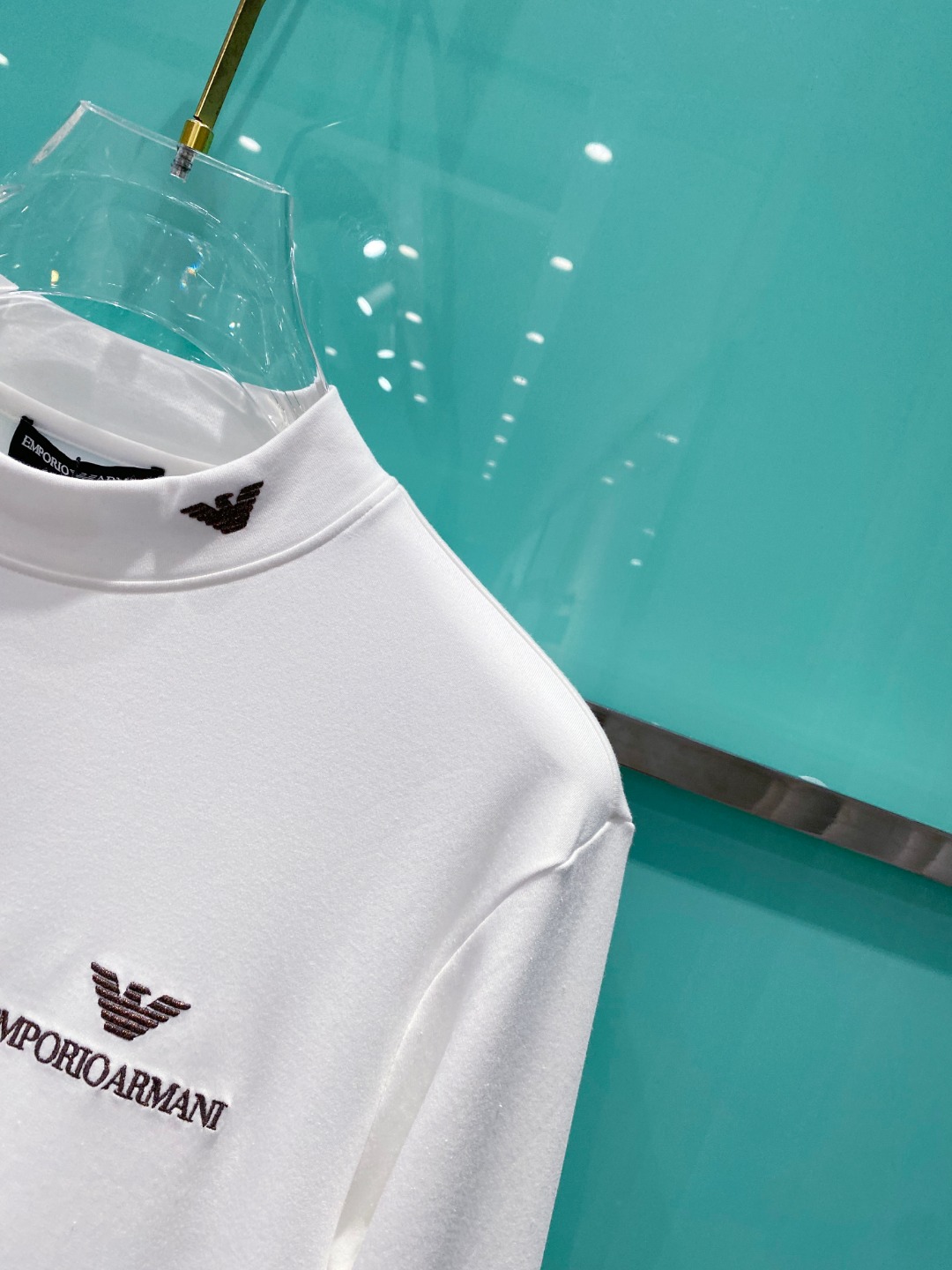 阿玛尼 2025秋冬专柜新款 时尚休闲打底衫长袖T恤，精选进口高密度双面拉架棉面料，精致原版logo打造