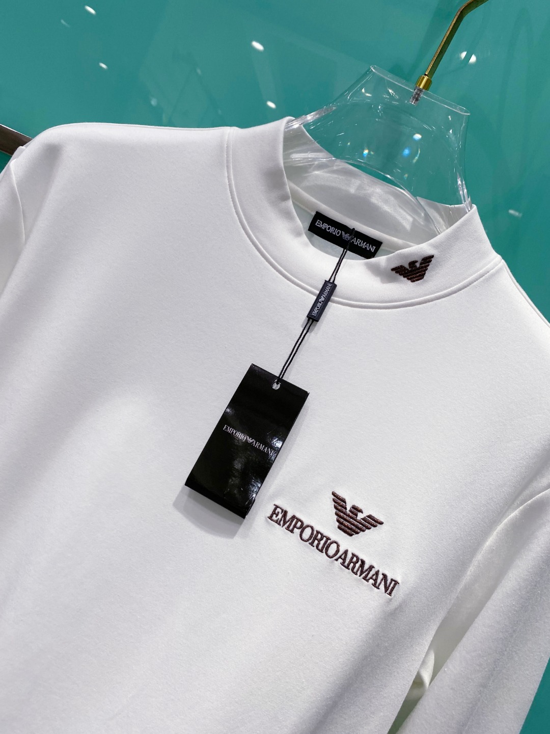 阿玛尼 2025秋冬专柜新款 时尚休闲打底衫长袖T恤，精选进口高密度双面拉架棉面料，精致原版logo打造