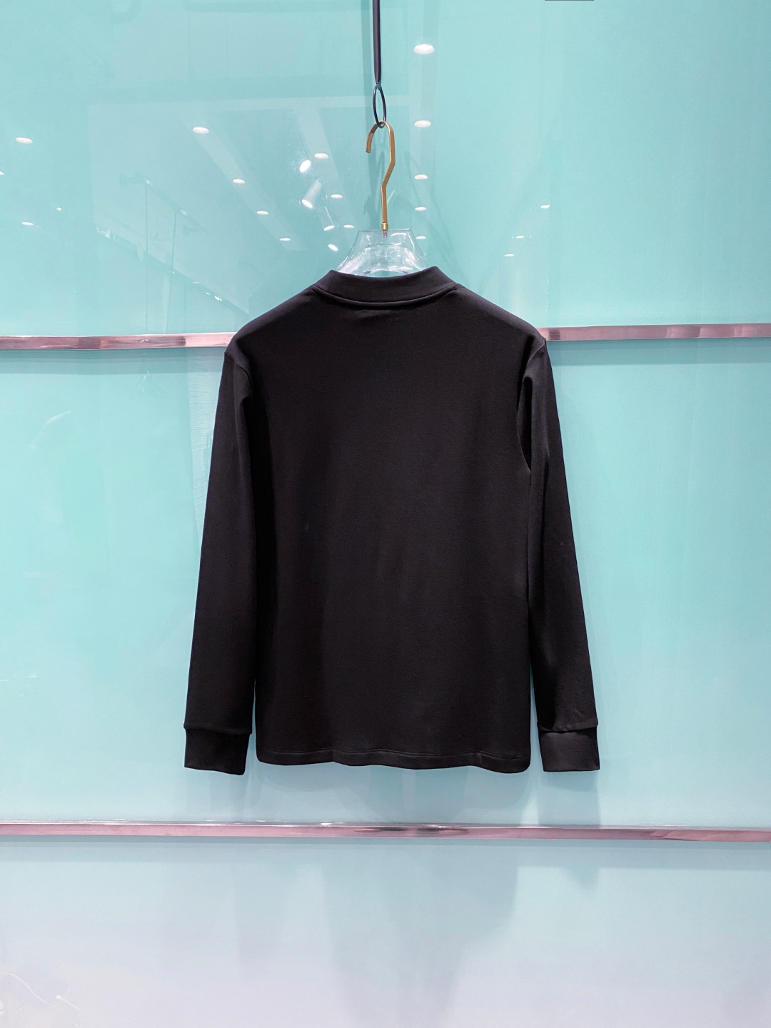 阿玛尼 2025秋冬专柜新款 时尚休闲打底衫长袖T恤，精选进口高密度双面拉架棉面料，精致原版logo打造