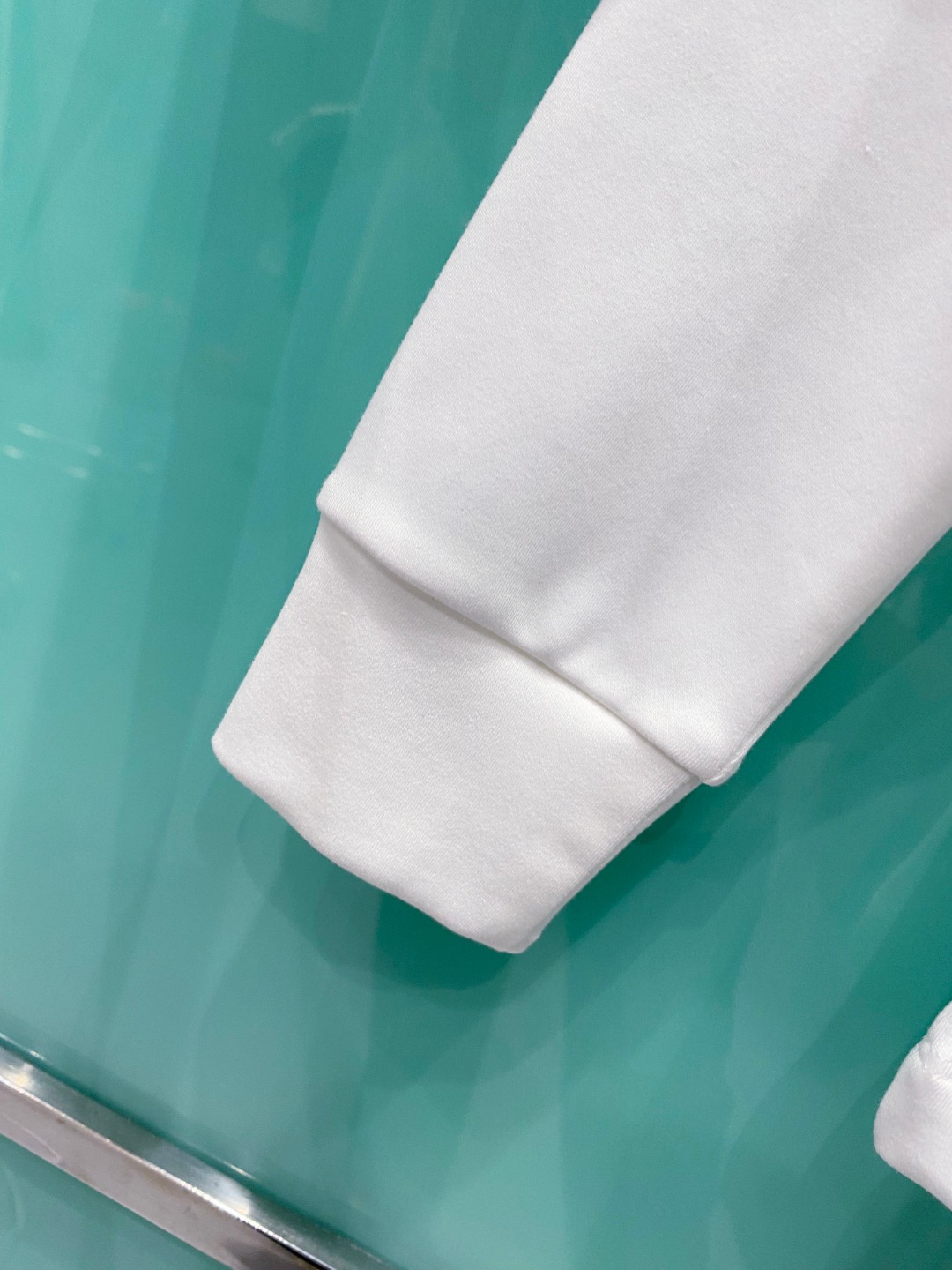 mumu 2025秋冬专柜新款 时尚休闲打底衫长袖T恤，精选进口高密度双面拉架棉面料，精致原版logo打