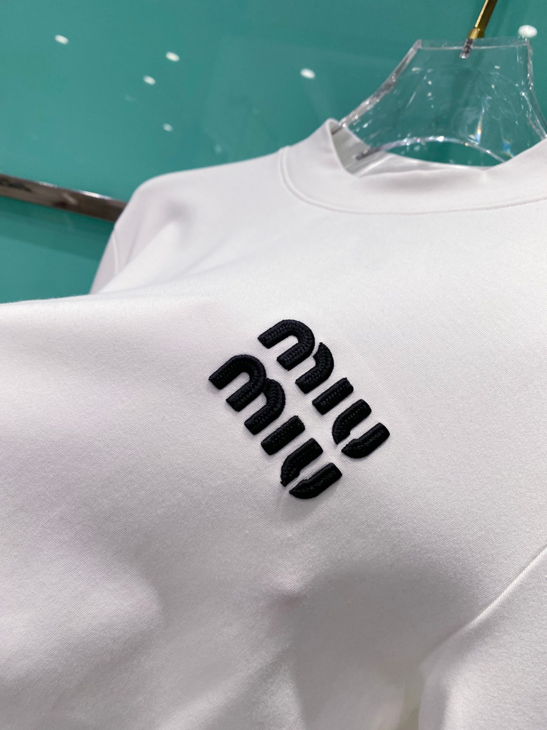 mumu 2025秋冬专柜新款 时尚休闲打底衫长袖T恤，精选进口高密度双面拉架棉面料，精致原版logo打