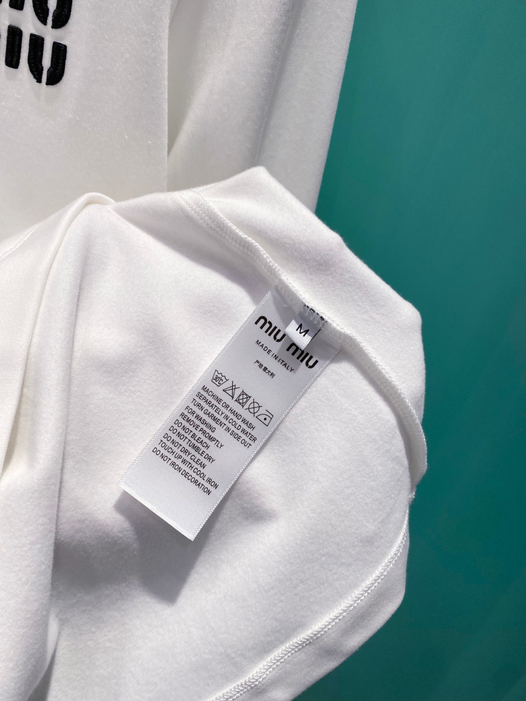 mumu 2025秋冬专柜新款 时尚休闲打底衫长袖T恤，精选进口高密度双面拉架棉面料，精致原版logo打