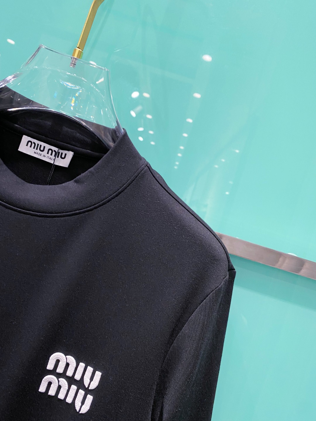 mumu 2025秋冬专柜新款 时尚休闲打底衫长袖T恤，精选进口高密度双面拉架棉面料，精致原版logo打