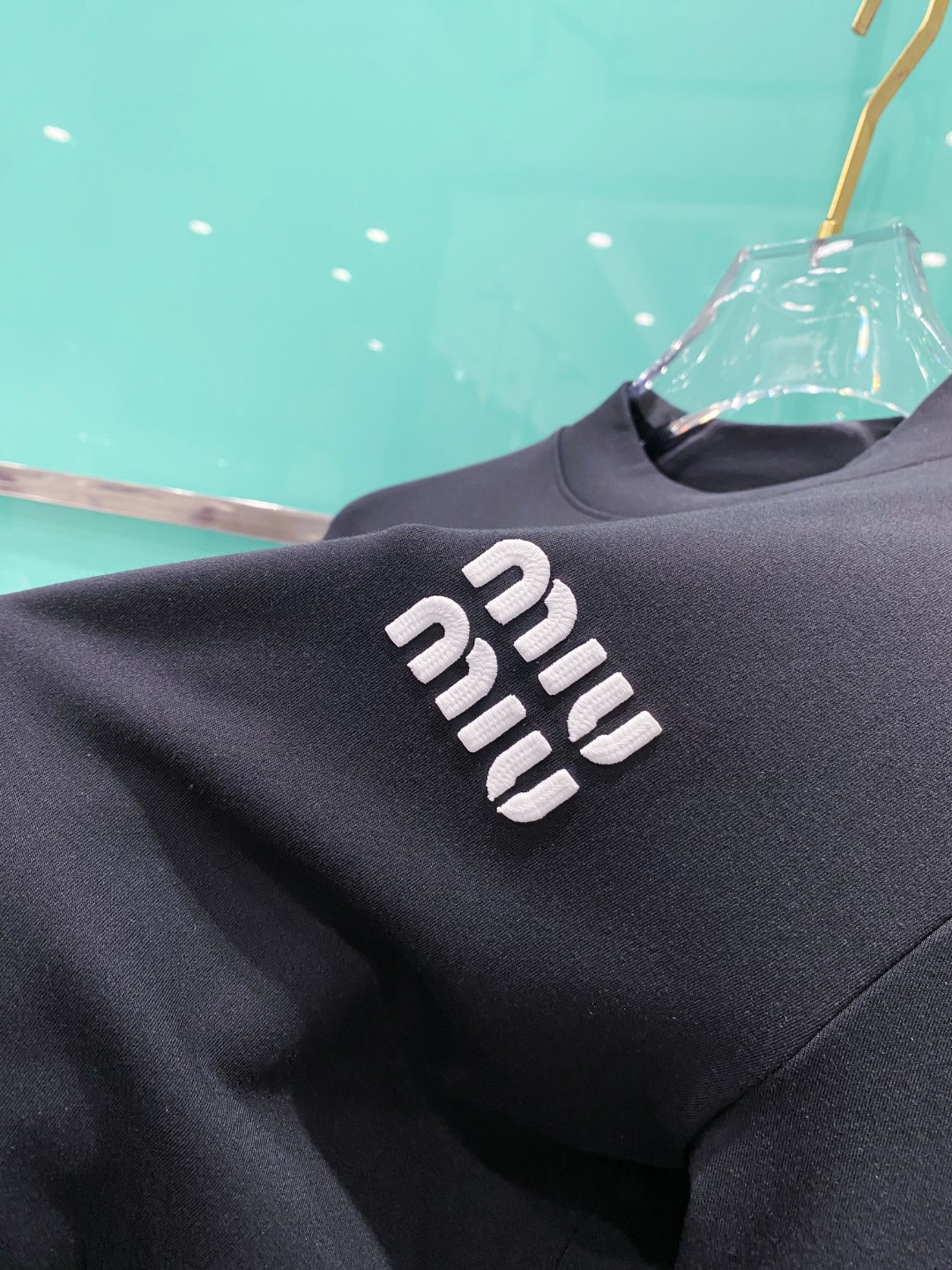 mumu 2025秋冬专柜新款 时尚休闲打底衫长袖T恤，精选进口高密度双面拉架棉面料，精致原版logo打