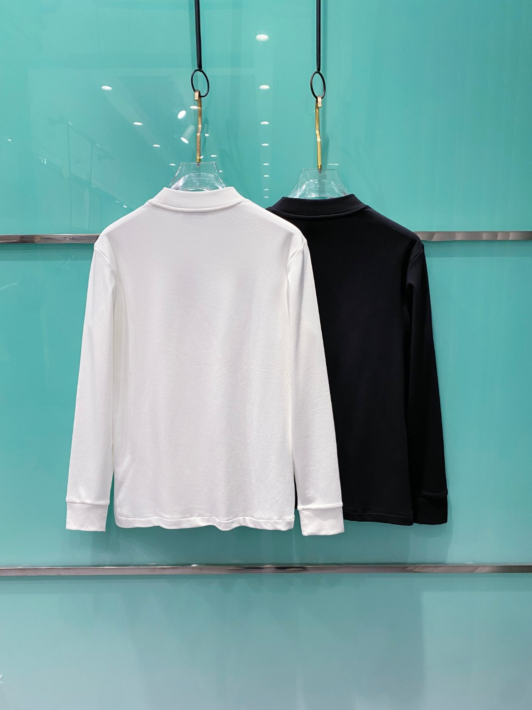 alo 2025秋冬专柜新款 时尚休闲打底衫长袖T恤，精选进口高密度双面拉架棉面料，精致原版logo打造