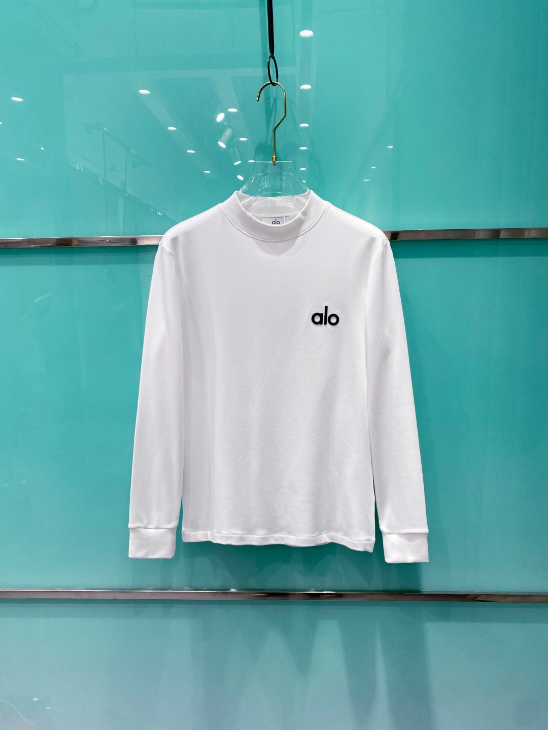 alo 2025秋冬专柜新款 时尚休闲打底衫长袖T恤，精选进口高密度双面拉架棉面料，精致原版logo打造