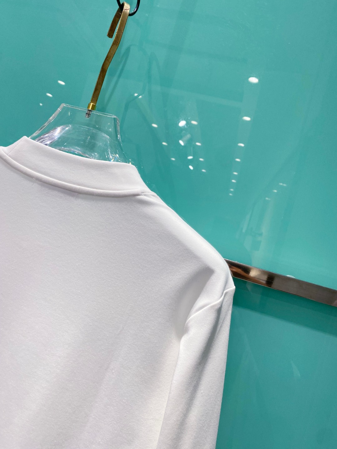 alo 2025秋冬专柜新款 时尚休闲打底衫长袖T恤，精选进口高密度双面拉架棉面料，精致原版logo打造