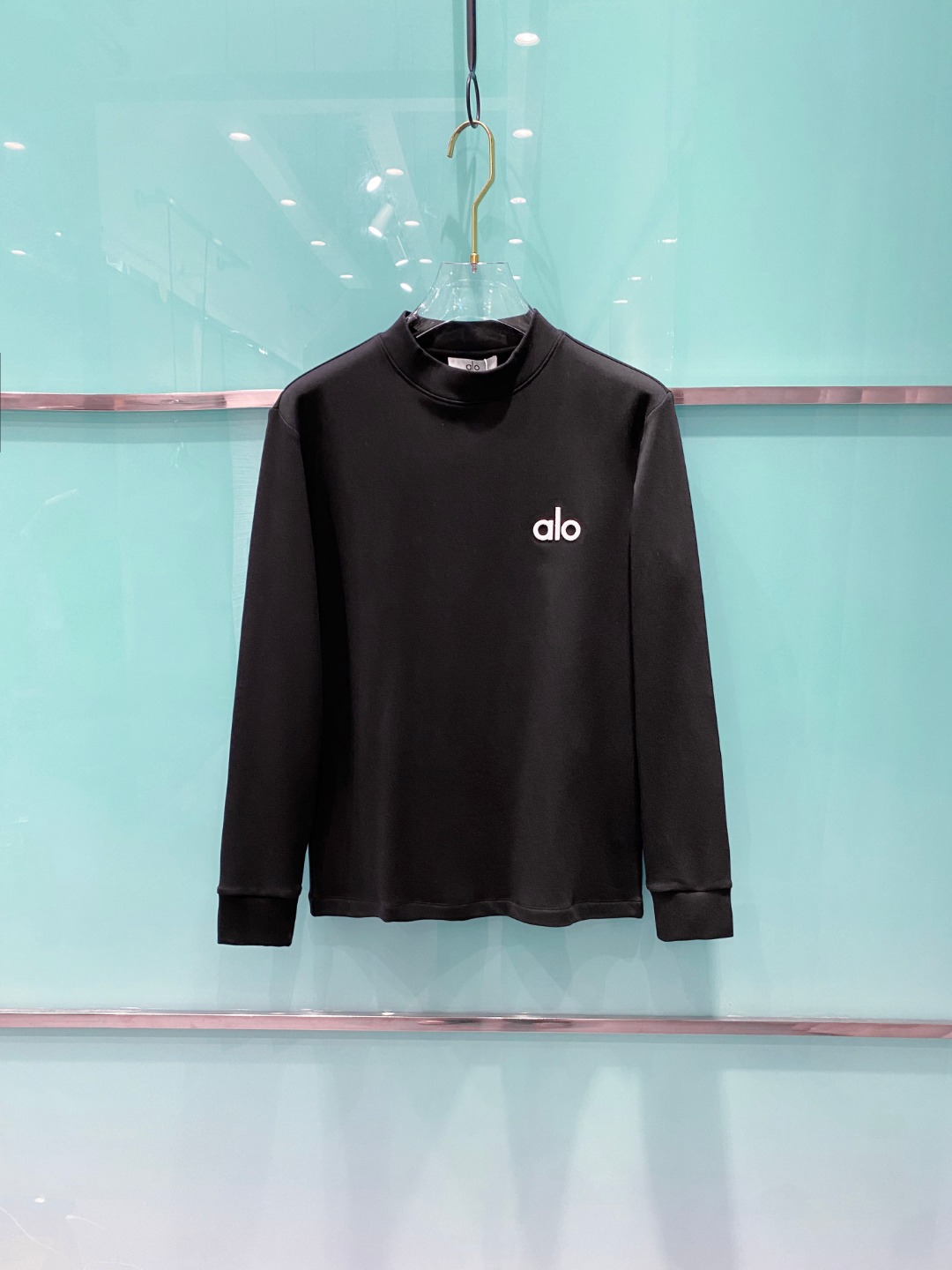alo 2025秋冬专柜新款 时尚休闲打底衫长袖T恤，精选进口高密度双面拉架棉面料，精致原版logo打造