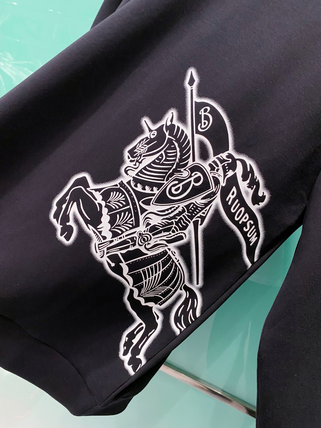 巴宝莉burberry【新品】2025秋冬🆕立体印刷套头太空棉卫衣 高端卫衣，极品原单！精简的时尚感,感