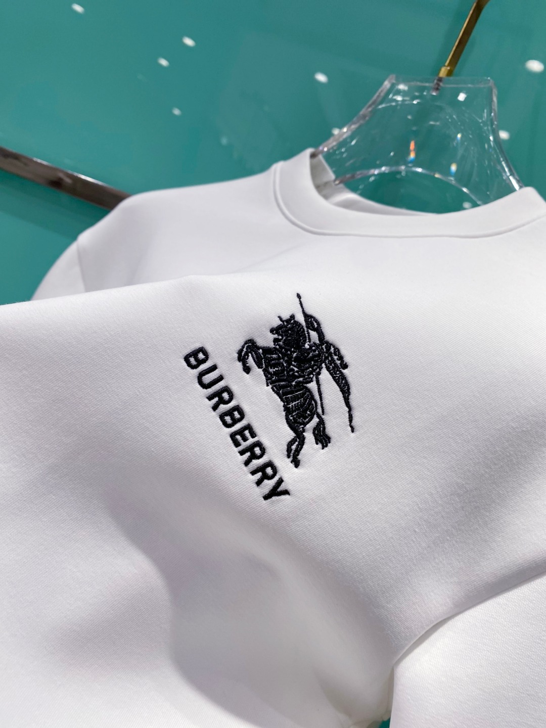 巴宝莉burberry【新品】2025秋冬🆕立体徽标刺绣套头太空棉卫衣 高端卫衣，极品原单！精简的时尚感