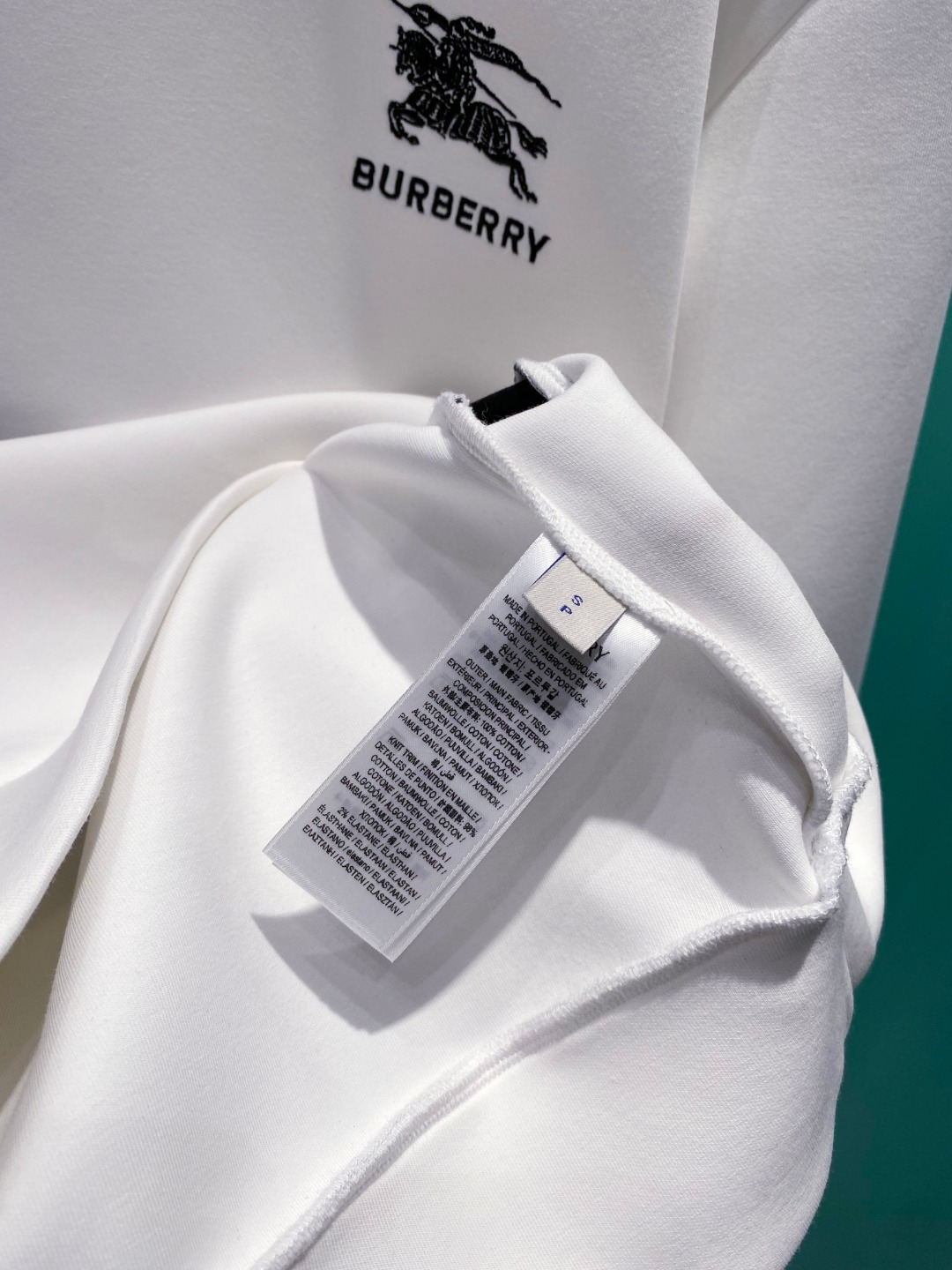 巴宝莉burberry【新品】2025秋冬🆕立体徽标刺绣套头太空棉卫衣 高端卫衣，极品原单！精简的时尚感