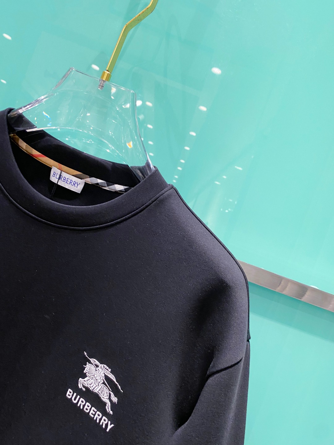 巴宝莉burberry【新品】2025秋冬🆕立体徽标刺绣套头太空棉卫衣 高端卫衣，极品原单！精简的时尚感