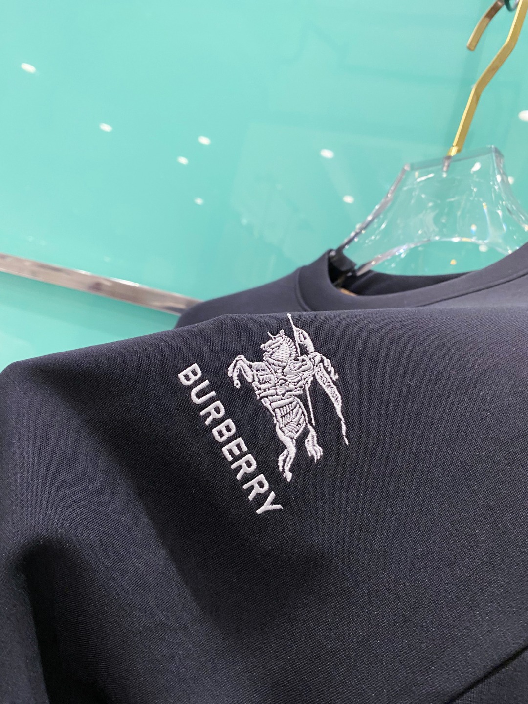 巴宝莉burberry【新品】2025秋冬🆕立体徽标刺绣套头太空棉卫衣 高端卫衣，极品原单！精简的时尚感