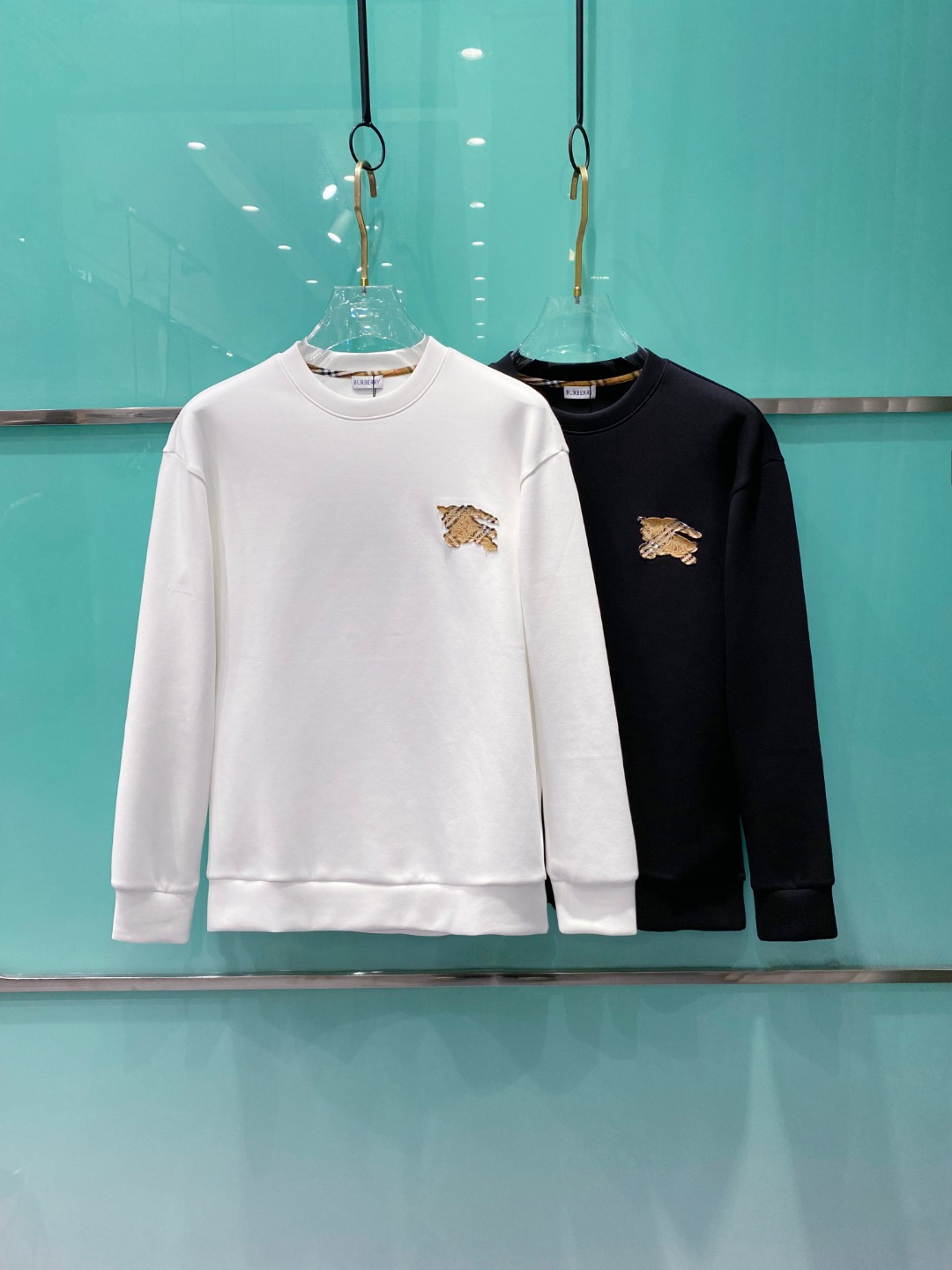 巴宝莉burberry【新品】2025秋冬🆕立体徽标刺绣套头太空棉卫衣 高端卫衣，极品原单！精简的时尚感