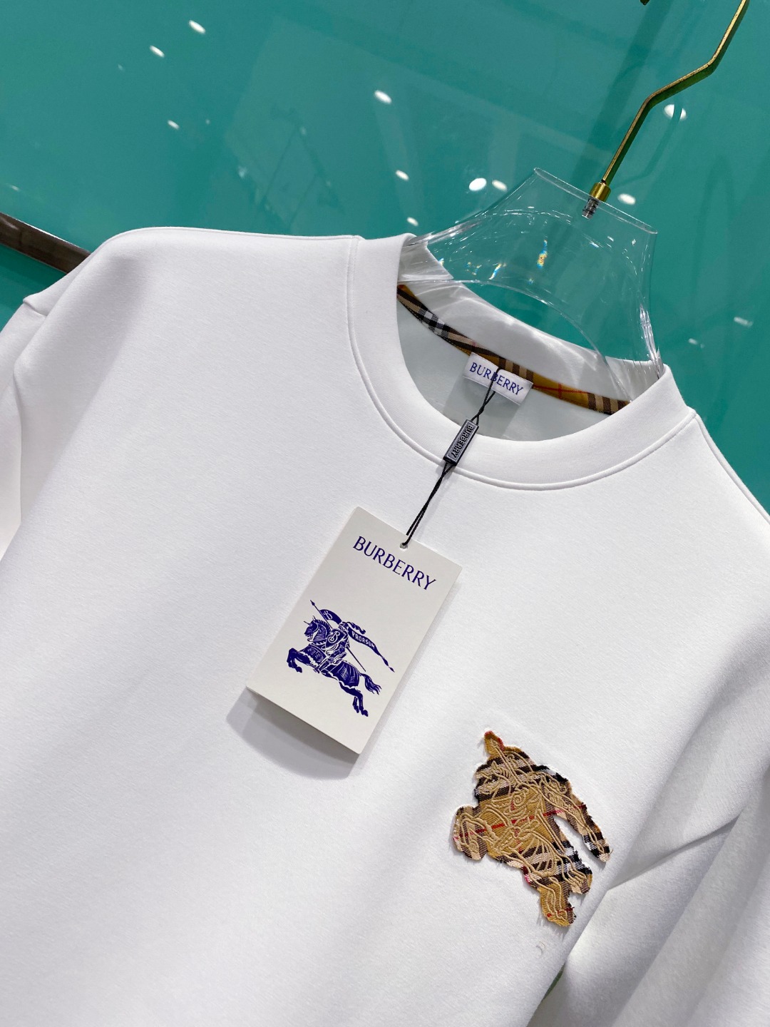 巴宝莉burberry【新品】2025秋冬🆕立体徽标刺绣套头太空棉卫衣 高端卫衣，极品原单！精简的时尚感