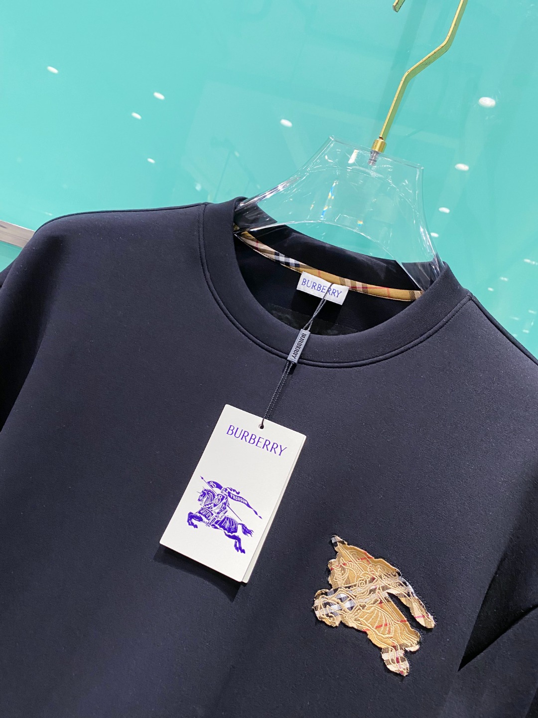 巴宝莉burberry【新品】2025秋冬🆕立体徽标刺绣套头太空棉卫衣 高端卫衣，极品原单！精简的时尚感