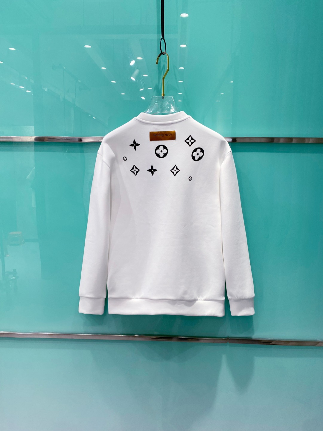 LV 2025秋冬🆕男士字母标识套头太空棉卫衣 经典OS版型,简约而不失格调.日常运动休闲商务毫无压力.