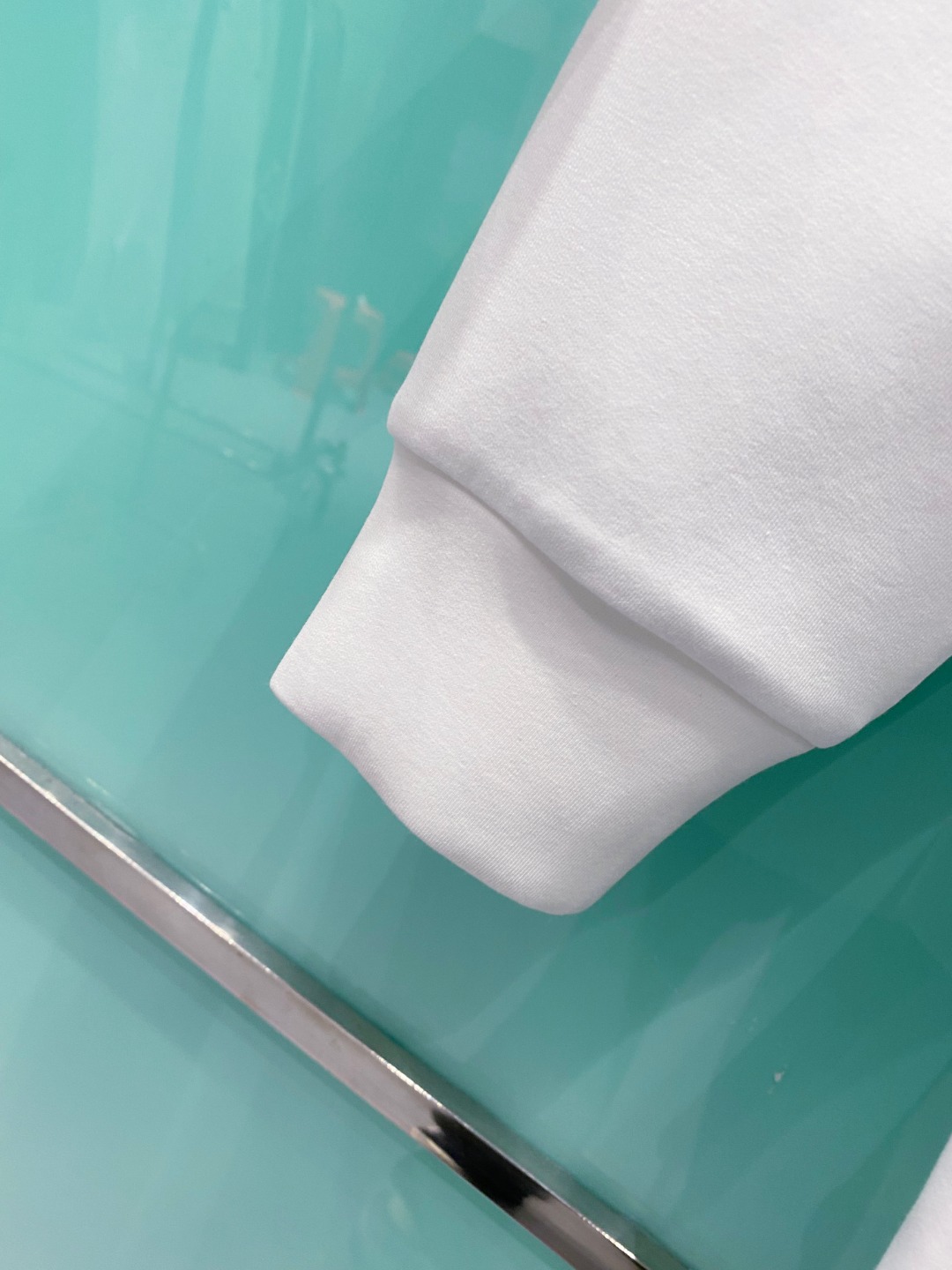 LV 2025秋冬🆕男士字母标识套头太空棉卫衣 经典OS版型,简约而不失格调.日常运动休闲商务毫无压力.