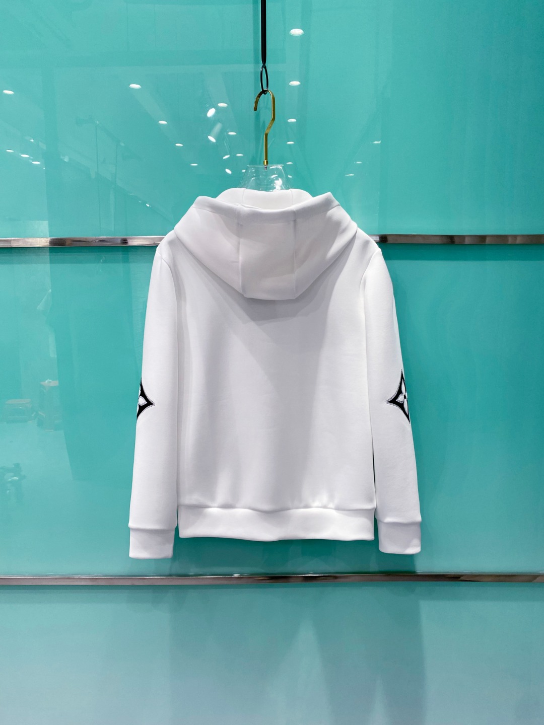 LV 2025秋冬男女同款拉链卫衣舒适轻松运动休闲集一体！经典百搭，打破往年的枯燥乏味更为年轻时尚，多了