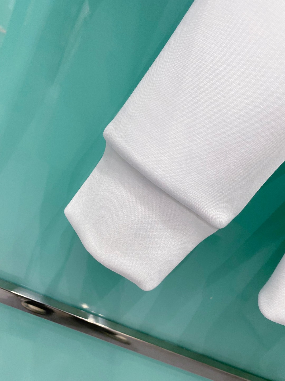 LV 2025秋冬男女同款拉链卫衣舒适轻松运动休闲集一体！经典百搭，打破往年的枯燥乏味更为年轻时尚，多了