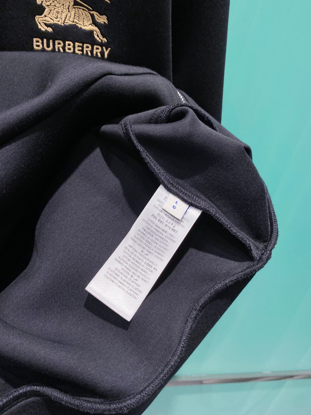 巴宝莉 2025秋冬男女同款拉链卫衣舒适轻松运动休闲集一体！经典百搭，打破往年的枯燥乏味更为年轻时尚，多