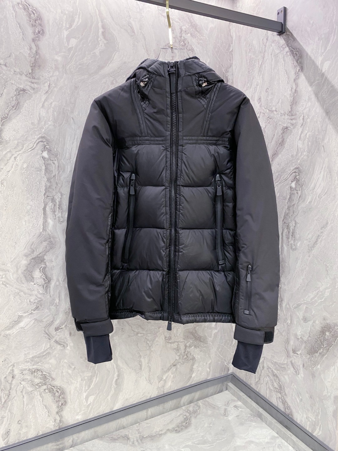 特级羽绒⬆️ Moncler Grenoble男士Morgins羊毛皮拼接里羽绒服.高端单品.原版购入开