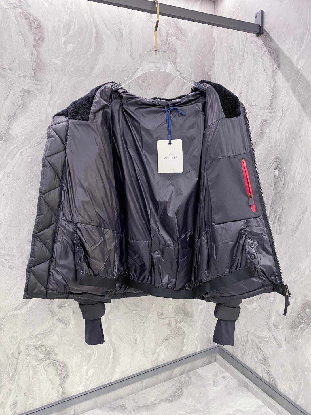 特级羽绒⬆️ Moncler Grenoble男士Morgins羊毛皮拼接里羽绒服.高端单品.原版购入开