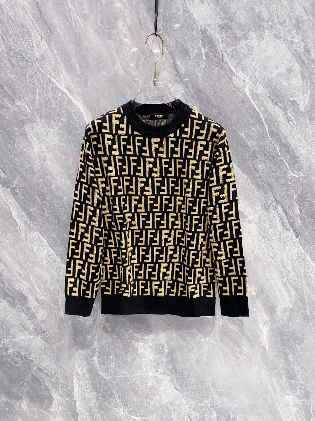 NO:622694,P Fendi 2025 sweater 2025 autumn and winter latest series, 1:1 top replica at the counter, all in good condition!  Thick style, the most popular old money style nowadays, a must-have item for the boss!  The boss who knows the goods should hurry up and start. Fabric wool size M~3Xl AAA4, fendi, sweaters, alexander wang19860909P 芬迪 2025毛衣 2025秋冬最新系列,专柜1:1顶级复刻,全品相！加厚款,时下最流行的老钱风,老板必备单品！懂货的老板赶紧下手, 面料羊毛 尺码M~3Xl AAA4,,fendi,sweaters,alexander wang,Men's clothing