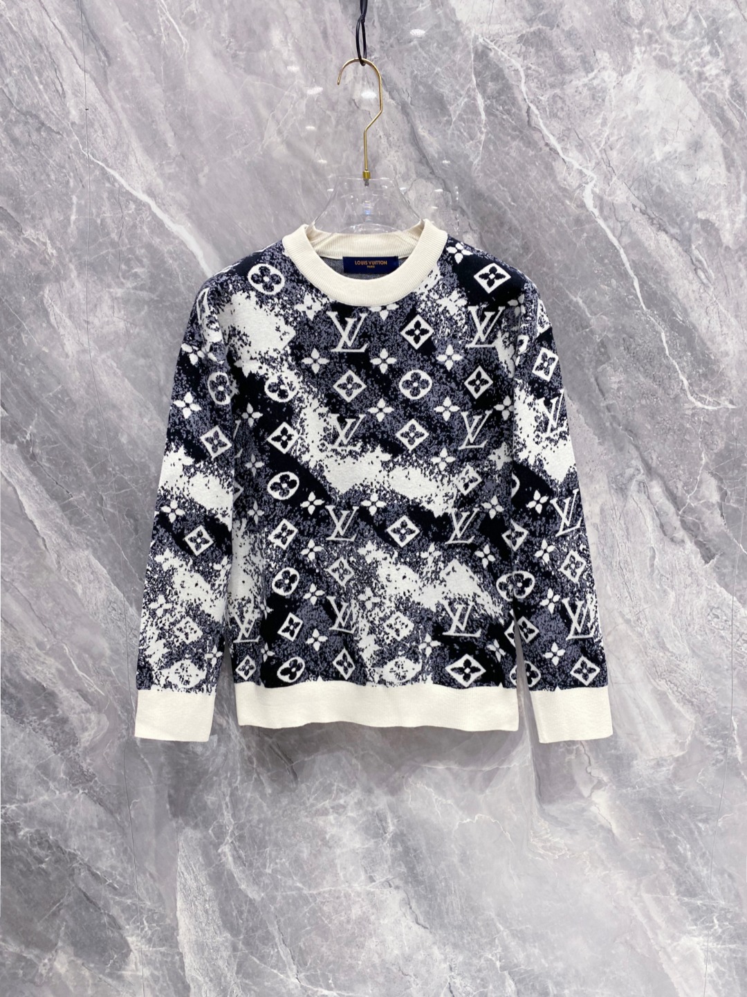 NO:622689,P LV 2025 sweater 2025 autumn and winter latest series, 1:1 top replica at the counter, all in good condition!  Thick style, the most popular old money style nowadays, a must-have item for the boss!  The boss who knows the goods quickly starts, the fabric wool size M~3Xl AAA4,,louis vuitton,sweaters,alexander wang19860909P LV 2025毛衣 2025秋冬最新系列,专柜1:1顶级复刻,全品相！加厚款,时下最流行的老钱风,老板必备单品！懂货的老板赶紧下手, 面料羊毛 尺码M~3Xl AAA4,,louis vuitton,sweaters,alexander wang,Men's clothing