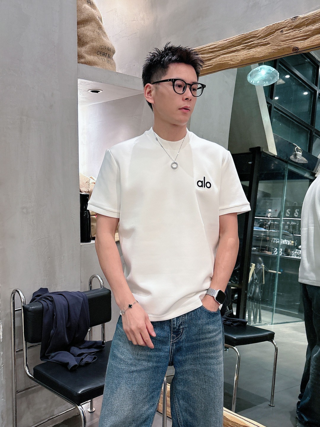 NO:597225,alo autumn and winter space cotton letter embroidered logo fashionable and versatile bottoming round neck short-sleeved shirt, exquisite craftsmanship fabric, top-notch elements fusion, classic short-sleeved 3-label complete, trendy men's fashion, whether it is upper body comfort or unparalleled existence!  Size s-xxl,,T-shirt,alexander wang19860909alo 秋冬太空棉字母刺绣logo时尚百搭打底圆领短袖衫,精致工艺面料,顶级元素融合打造,经典短袖3标齐全,潮男时尚,无论是上身舒适度还是都是无可比拟的存在！ 码数s-xxl,,T-shirt,alexander wang,Men's clothing