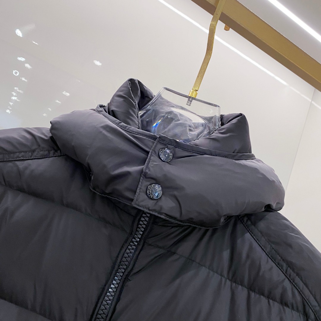 特级羽绒⬆️Moncler王牌经典,2025全新上市.Maya(全新科技尼龙)男士哑光短款羽绒夹克外套.