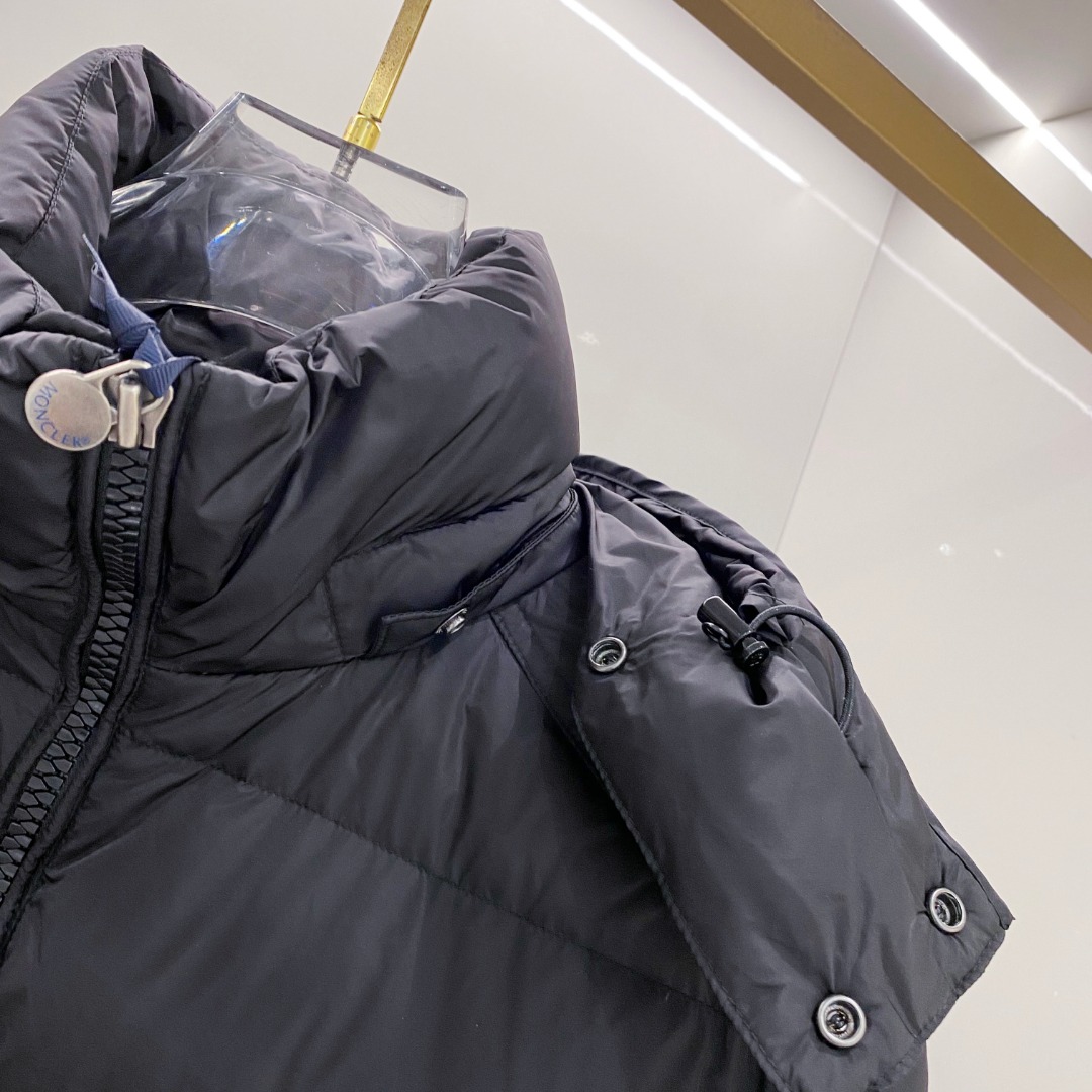 特级羽绒⬆️Moncler王牌经典,2025全新上市.Maya(全新科技尼龙)男士哑光短款羽绒夹克外套.