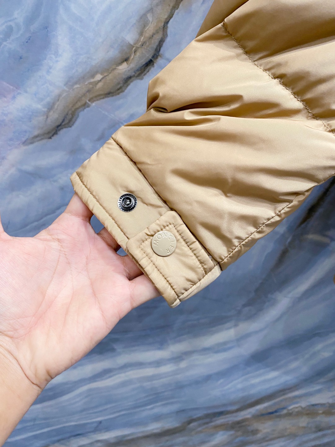 特级羽绒⬆️Moncler王牌经典,2025全新上市.Maya(全新科技尼龙)男士哑光短款羽绒夹克外套.