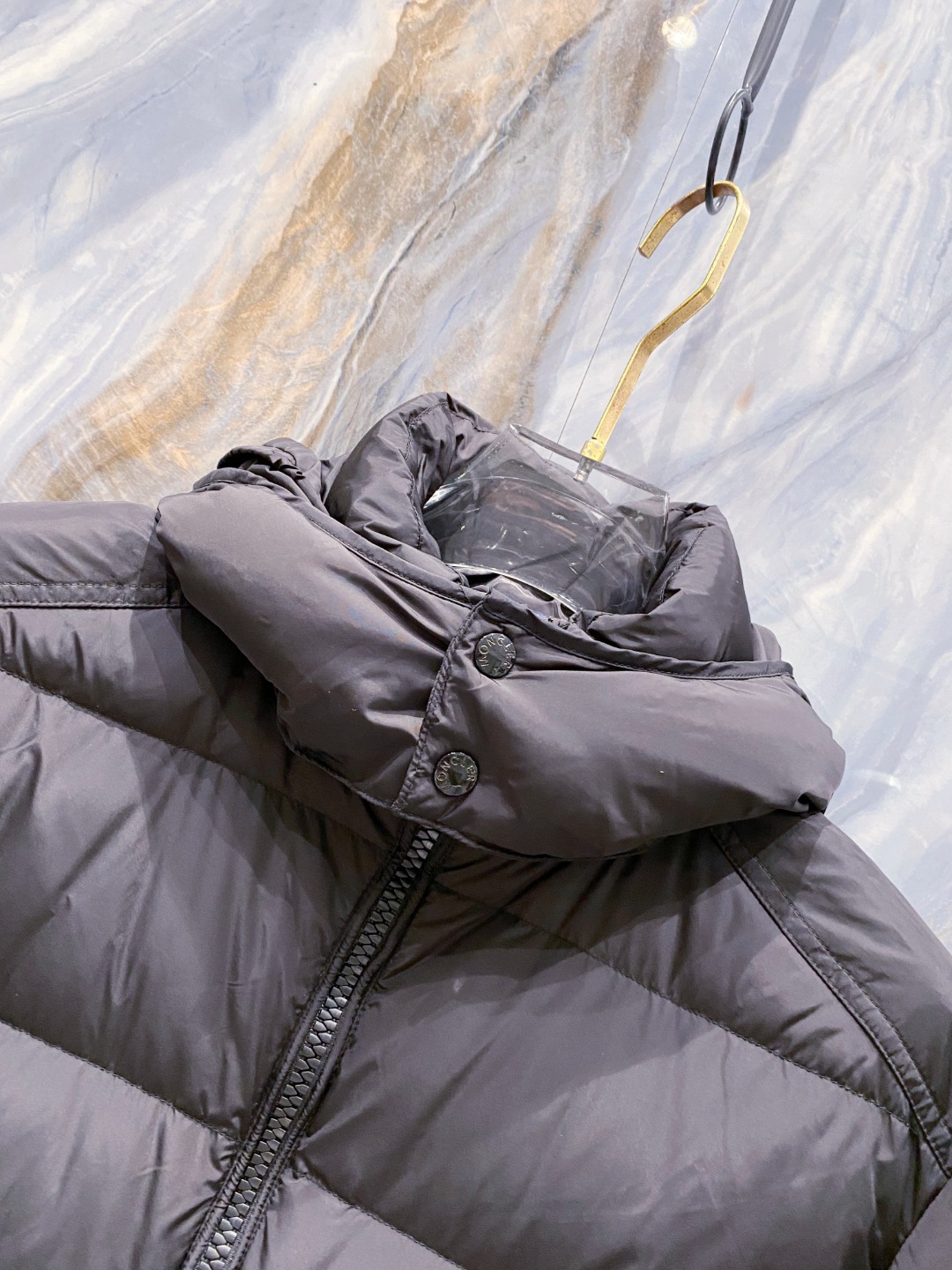 特级羽绒⬆️Moncler王牌经典,2025全新上市.Maya(全新科技尼龙)男士哑光短款羽绒夹克外套.