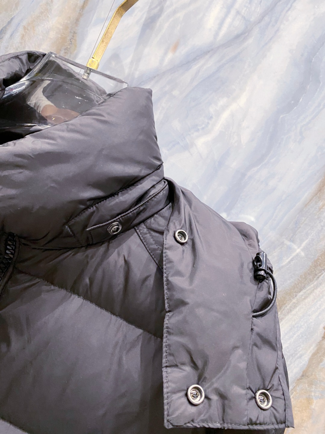 特级羽绒⬆️Moncler王牌经典,2025全新上市.Maya(全新科技尼龙)男士哑光短款羽绒夹克外套.