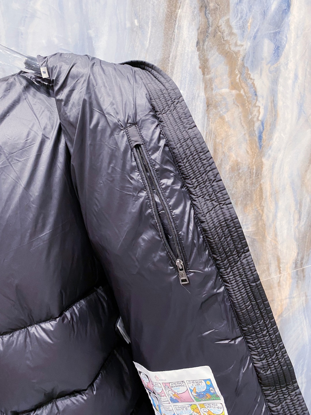 特级羽绒⬆️Moncler王牌经典,2025全新上市.Maya(全新科技尼龙)男士哑光短款羽绒夹克外套.