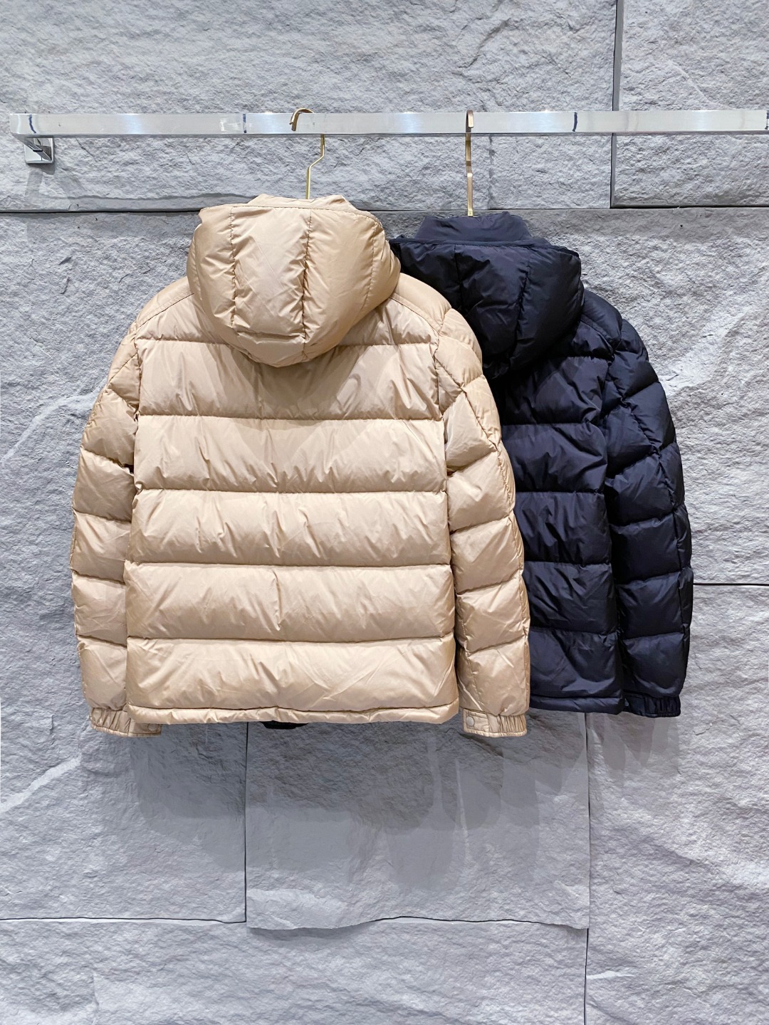 特级羽绒⬆️Moncler王牌经典,2025全新上市.Maya(全新科技尼龙)男士哑光短款羽绒夹克外套.